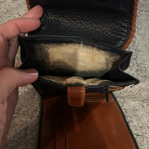 Dooney and Bourke all weather leather crossbody wallet purse - Picture 8 of 10